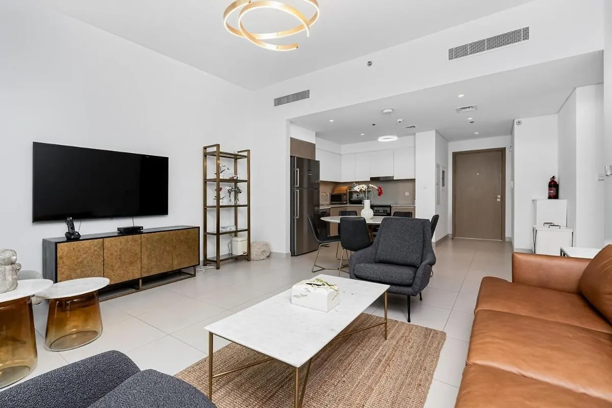 Apartment 2Br Haven With Pool, Gym, Tennis Court And Playground Dubai
